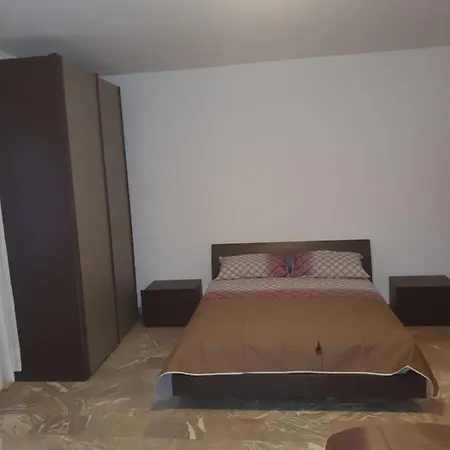 Paradiso Bed & Breakfast *